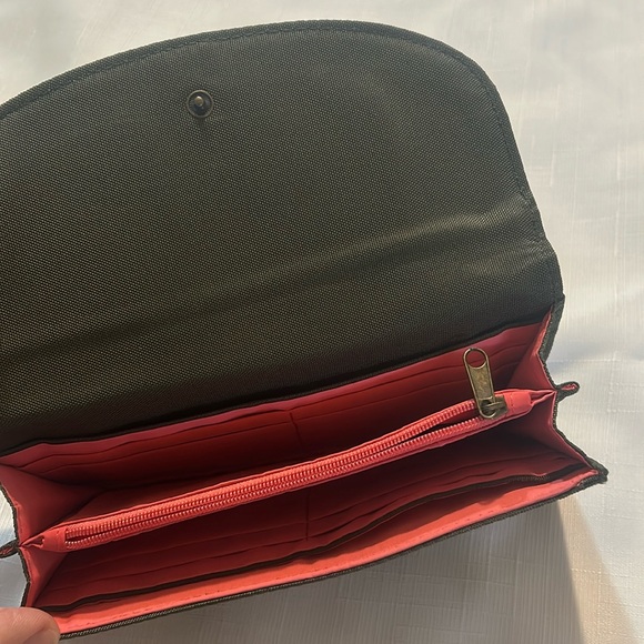 Travelon RFID Anti-theft Purse and Wallet - Picture 16 of 16